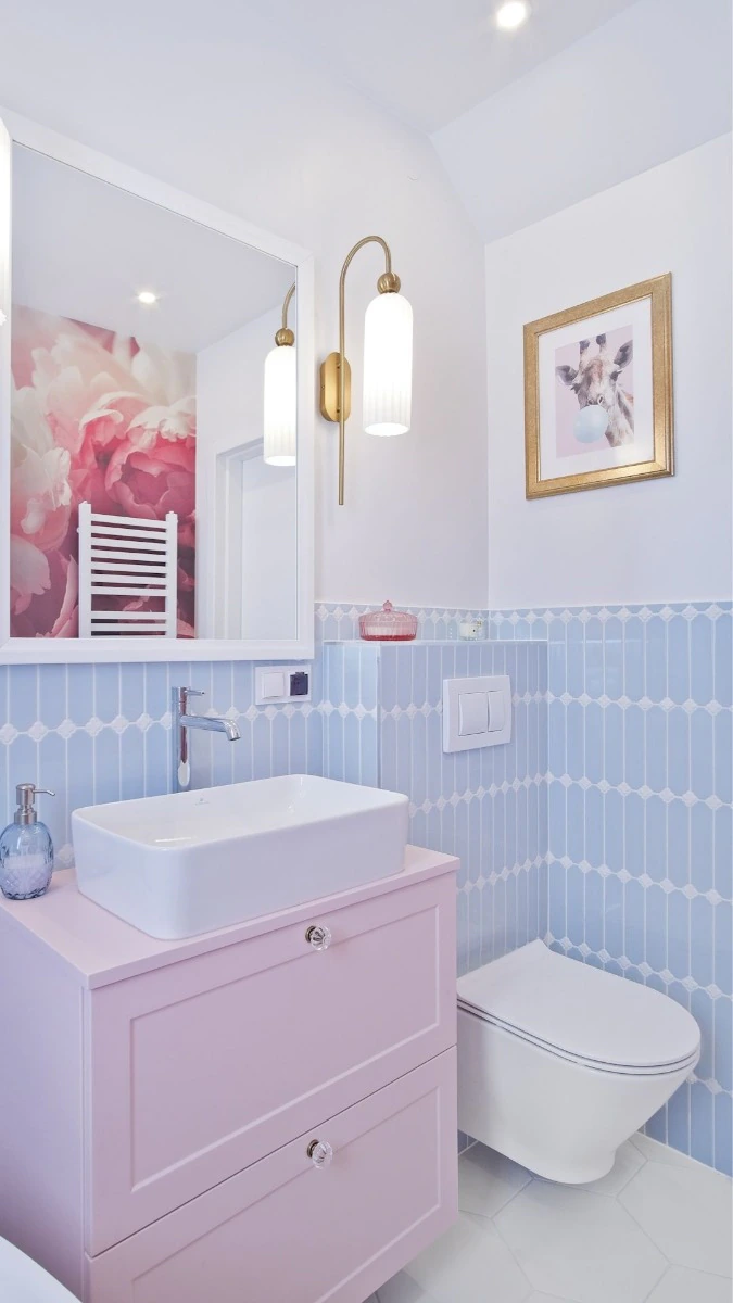 niebieska-lazienka-plytki-raw-decor