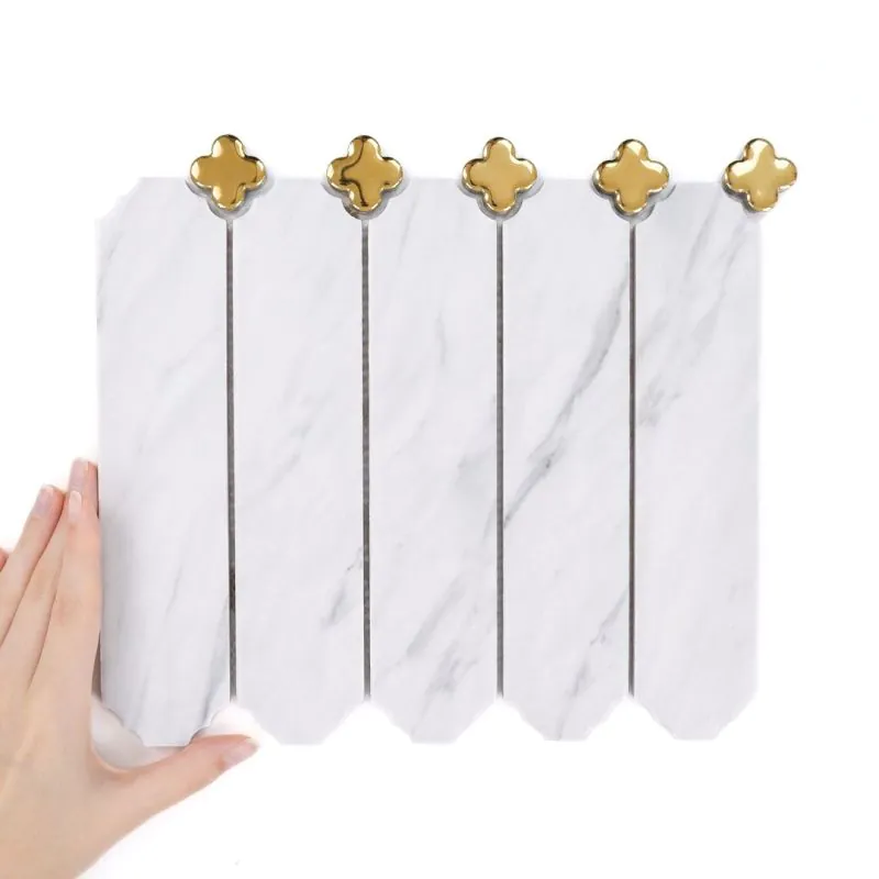 Płytka Cecile Marble Matowy ze Złotą Koniczyną