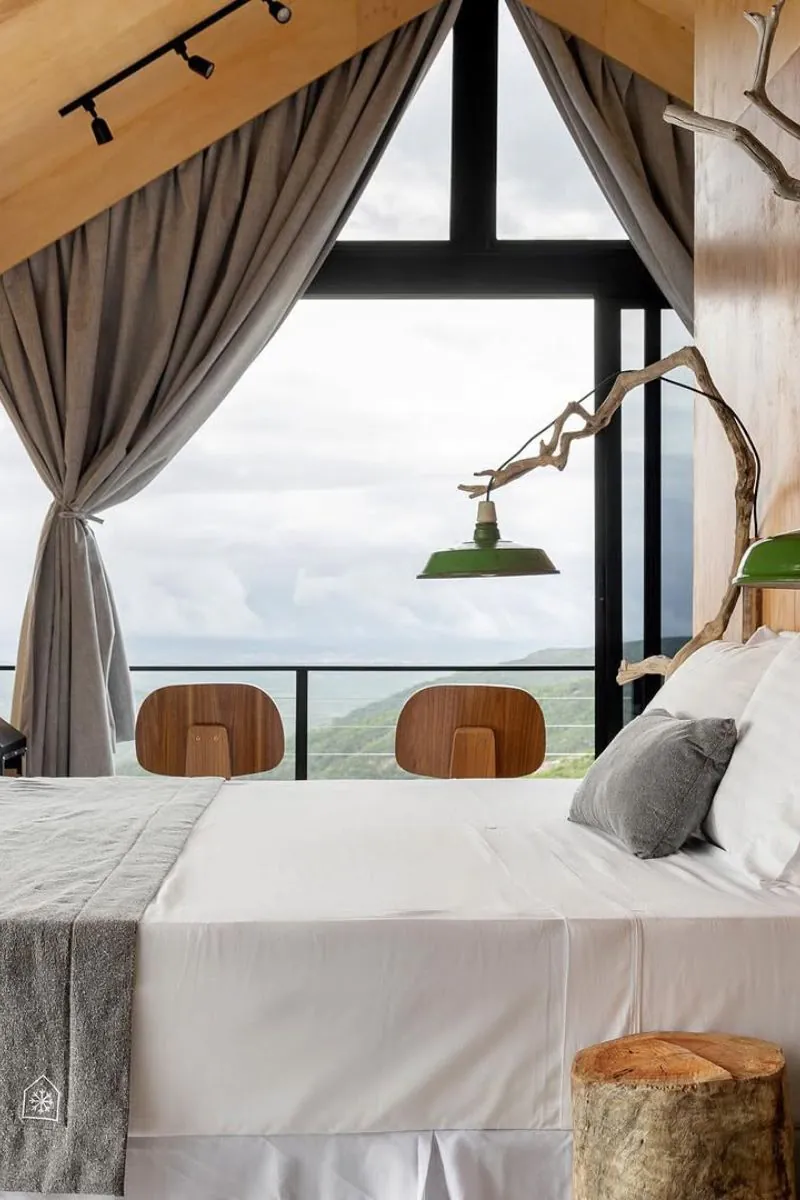jakie-materialy-sa-uzywane-w-aranzacjach-inspirowanych-friluftsliv-inspiracje-raw-decor-zrodlo-ig-koiarquitetos