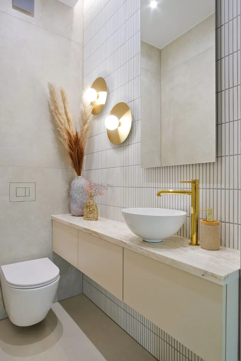 modne-plytki-2026-stick-bialy-matowy-raw-decor-bestseller-w-stylowej-lazience