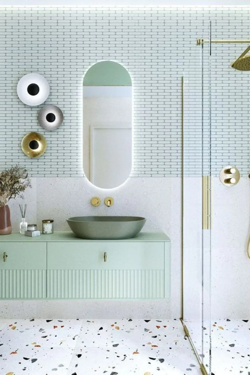 mozaika-we-wnetrzu-lazienki-w-kolorze-szalwiowym-plytki-eclair-cherie-sage-matowy-raw-decor-trendy-2026-zrodlo-ig-dwornik_lazienki