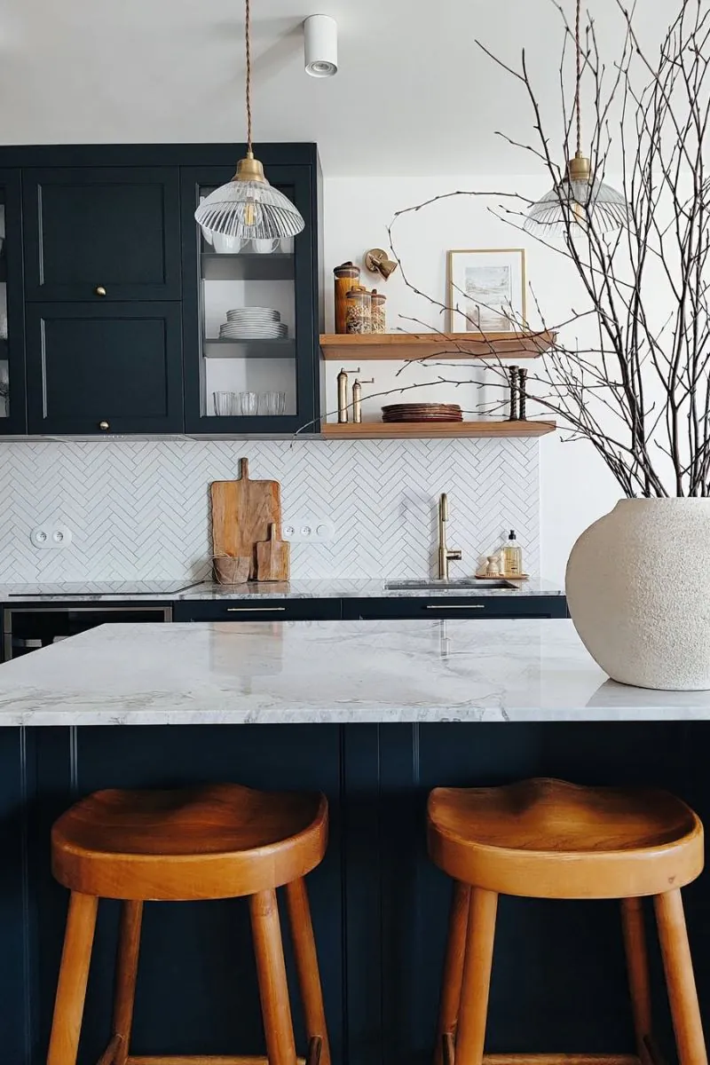 soft-loft-co-to-jest-podpowiada-raw-decor-kuchnia-z-plytkami-jodelka-zrodlo-ig-marcelinazagorska