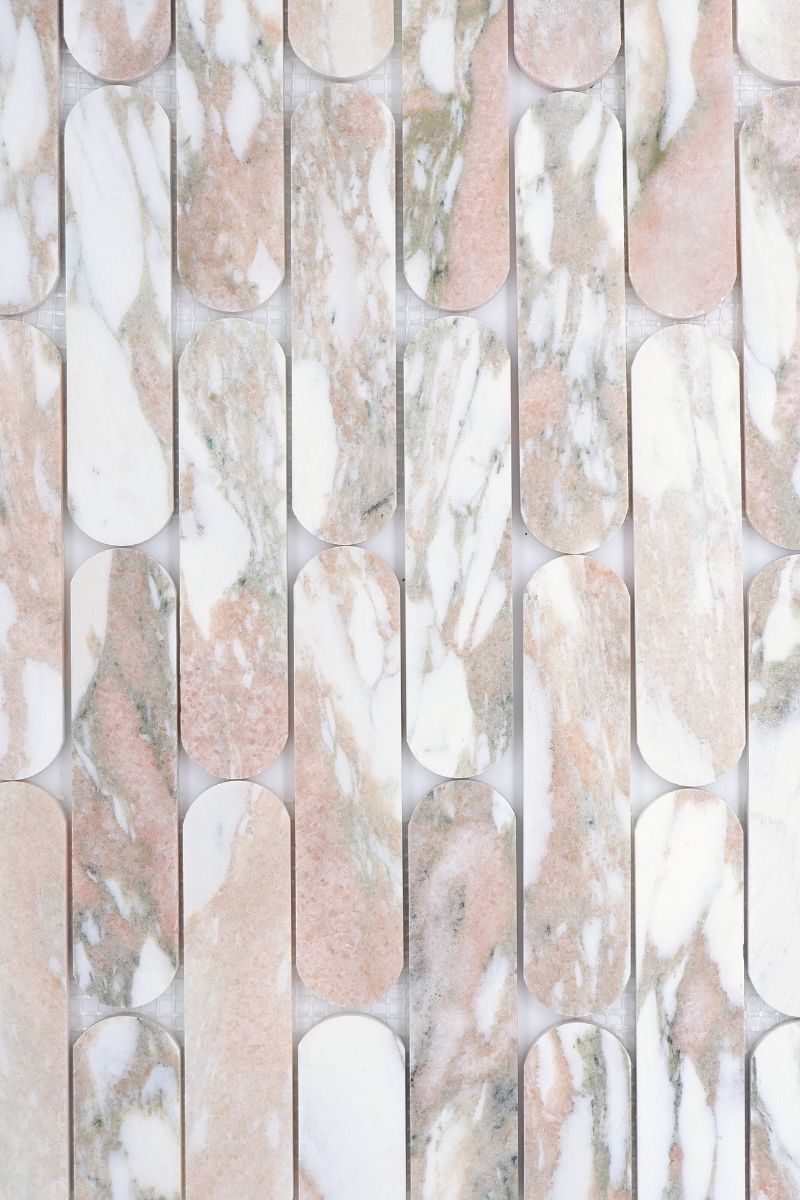 nowoczesne-plytki-scienne-eclair-marble-rose-raw-decor-norweski-marmur-tredny-2024